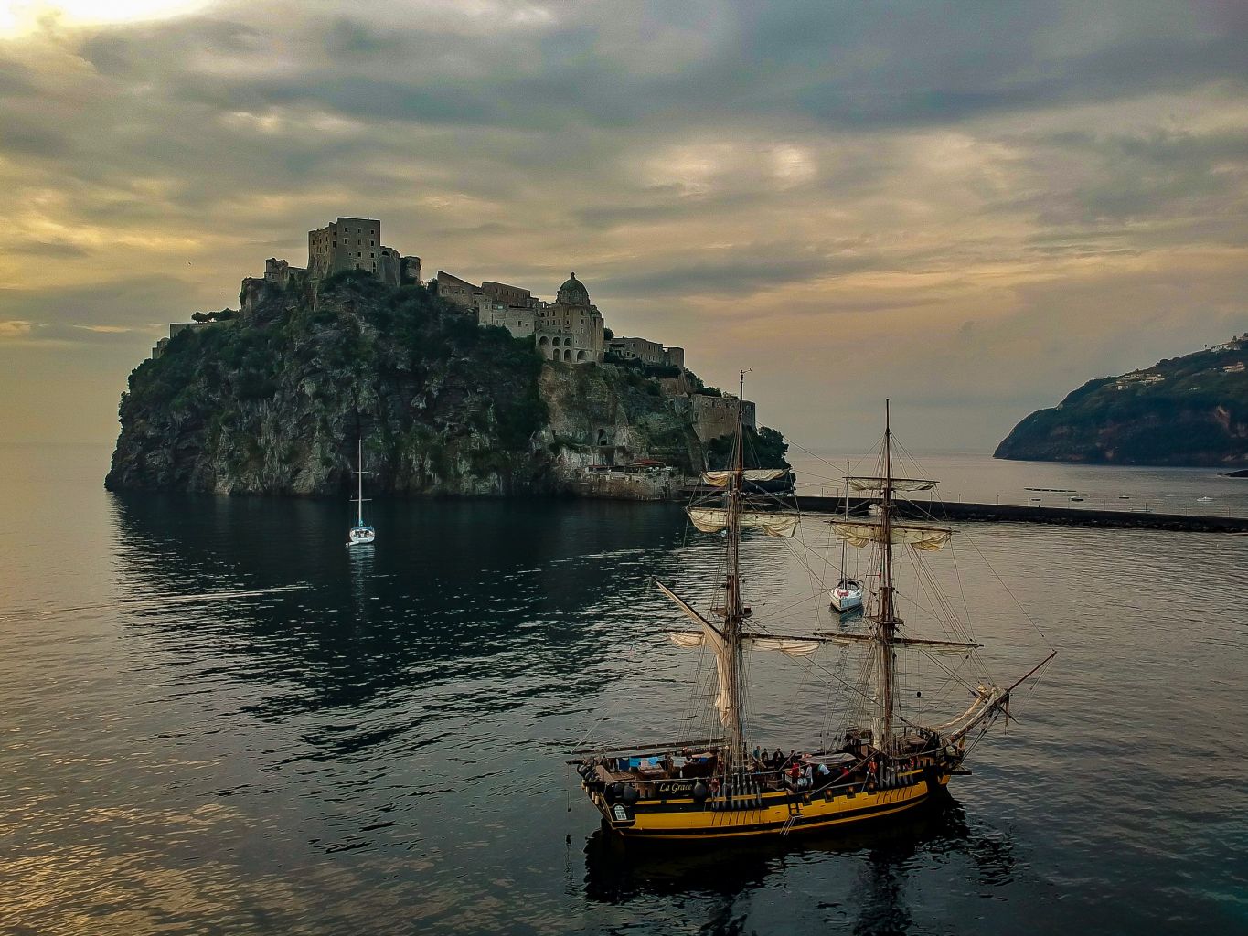 Castello Aragonese Veliero