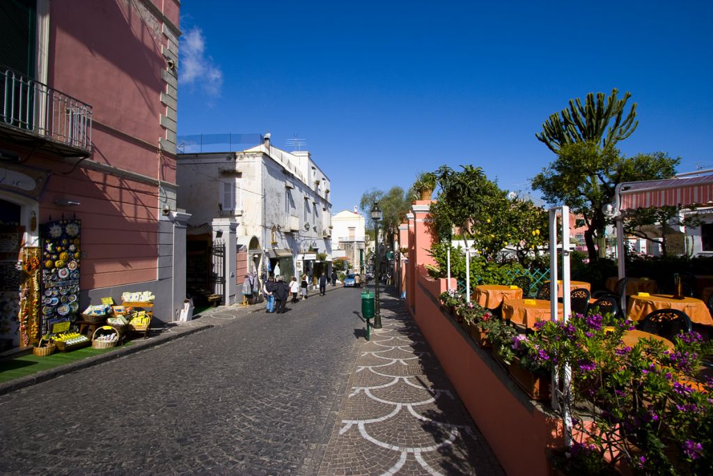 Una passeggiata per lo shopping a Ischia
