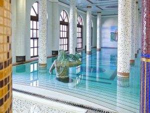 piscina coperta terme manzi