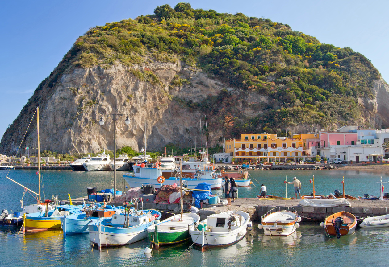 Sant'Angelo d'Ischia durante il giorno